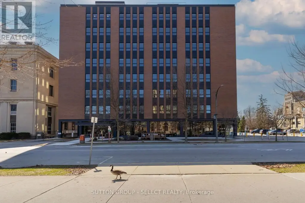 813 - 195 Dufferin Avenue, London East (East F)